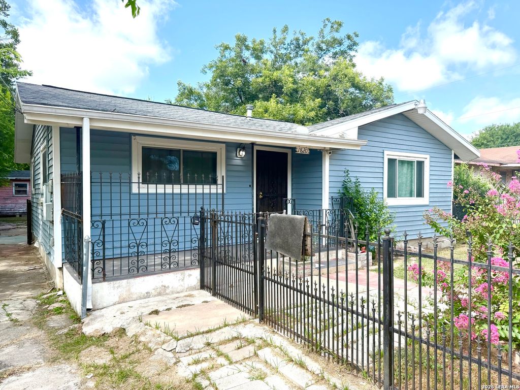 1820 W Southcross Blvd, San Antonio, TX 78211
