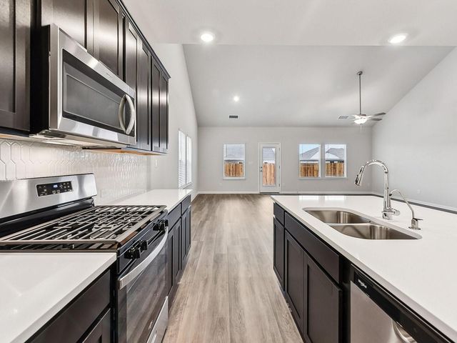 163 El Cosmico DR, Kyle, TX 78640