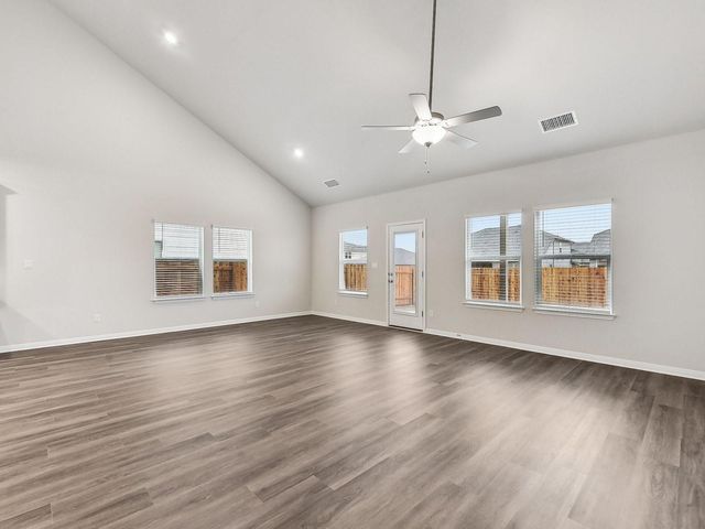 163 El Cosmico DR, Kyle, TX 78640