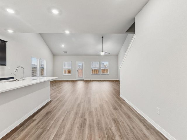 163 El Cosmico DR, Kyle, TX 78640