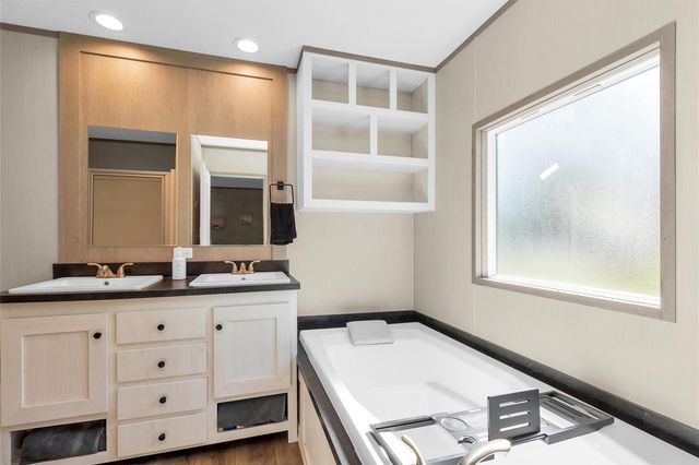 622 Lake Shore Drive, Trinity, TX 75862