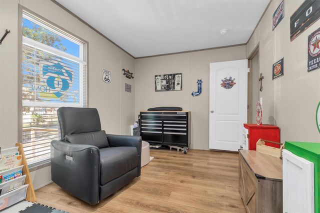 622 Lake Shore Drive, Trinity, TX 75862