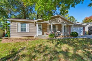 215 Birchleaf Drive, St Peters, MO 63376