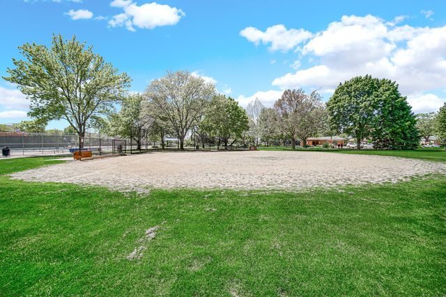 5141 W Chase Avenue, Skokie, IL 60077