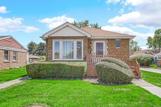 5141 W Chase Avenue, Skokie, IL 60077