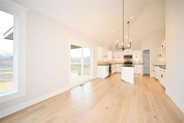 108 Johnson Circle, Dearborn, MO 64439