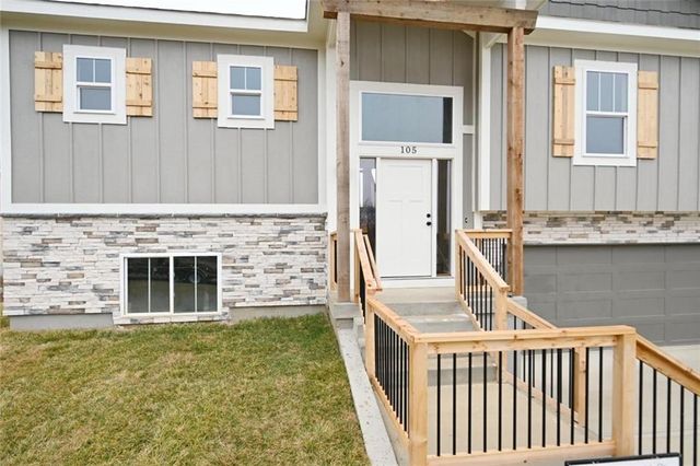 108 Johnson Circle, Dearborn, MO 64439