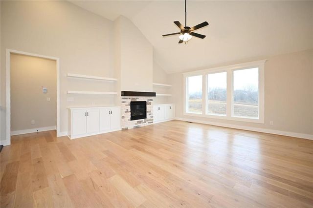 108 Johnson Circle, Dearborn, MO 64439