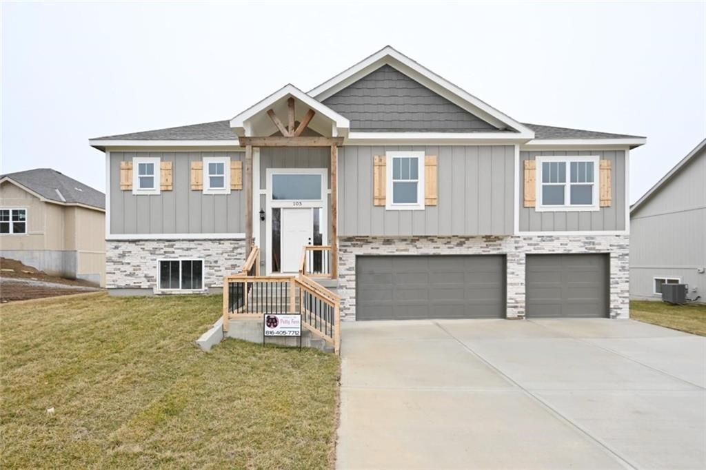 108 Johnson Circle, Dearborn, MO 64439