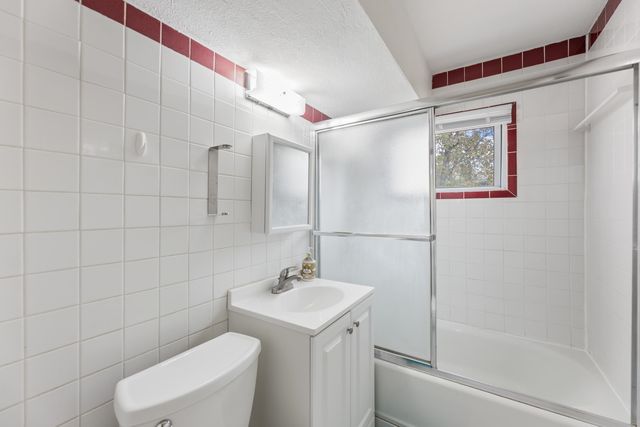 2268 S Hiram St, Wichita, KS 67213