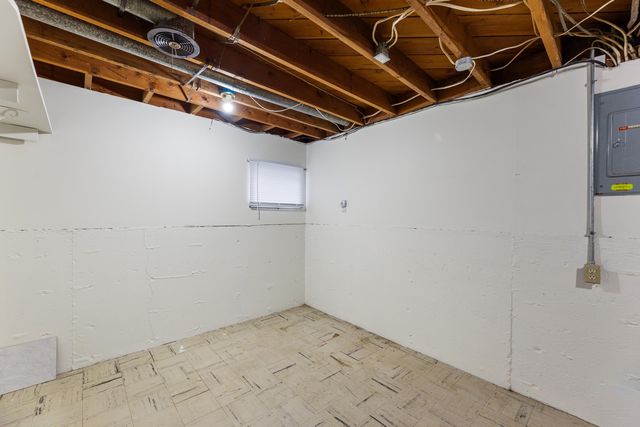 2268 S Hiram St, Wichita, KS 67213