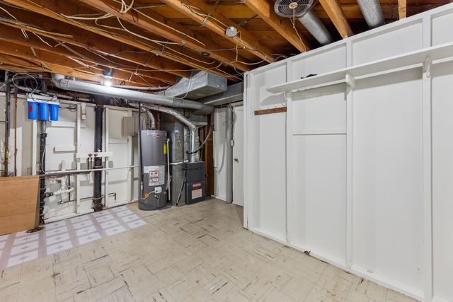 2268 S Hiram St, Wichita, KS 67213