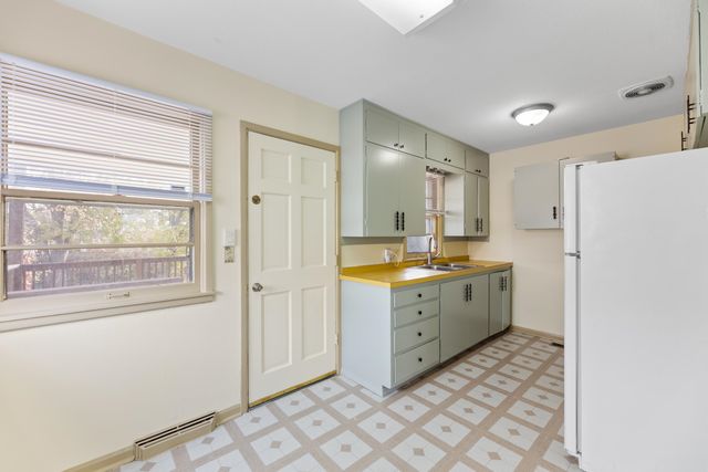 2268 S Hiram St, Wichita, KS 67213