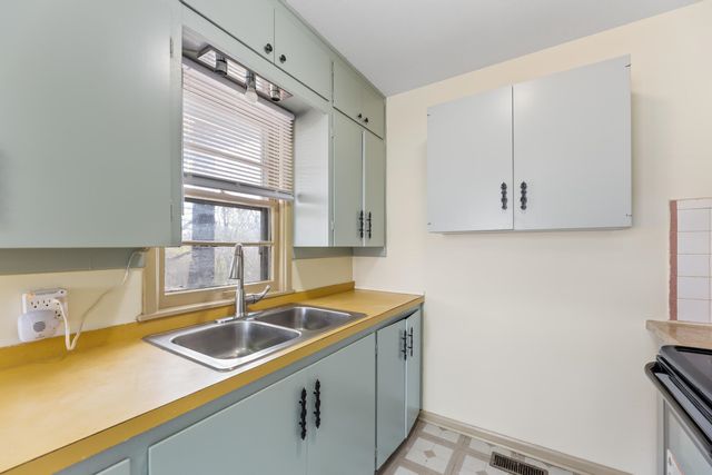 2268 S Hiram St, Wichita, KS 67213