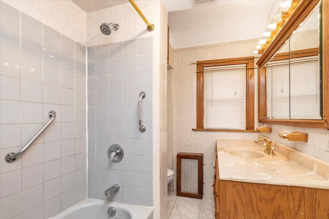 22228 Fairbury Avenue, Queens Village, NY 11428