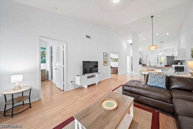 627 Saint Andrews BLVD, Naples, FL 34113