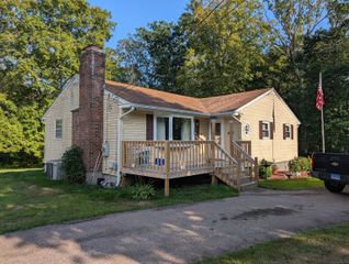 181 Oil Mill Road, Waterford, CT 06385