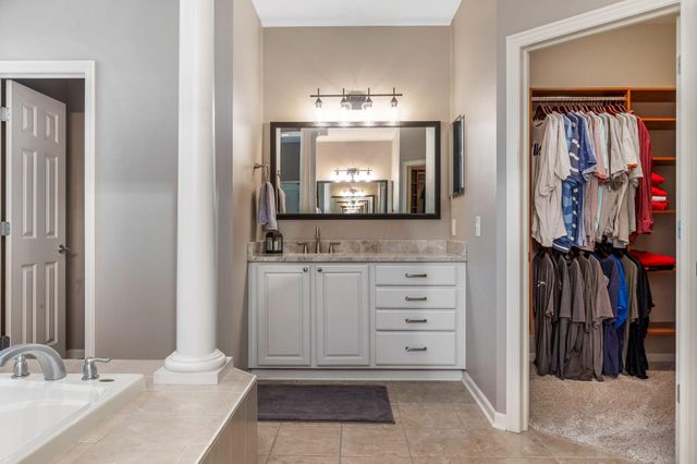 2625 Weyant Street, Lewis Center, OH 43035