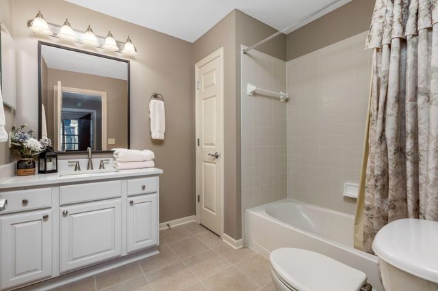 2625 Weyant Street, Lewis Center, OH 43035