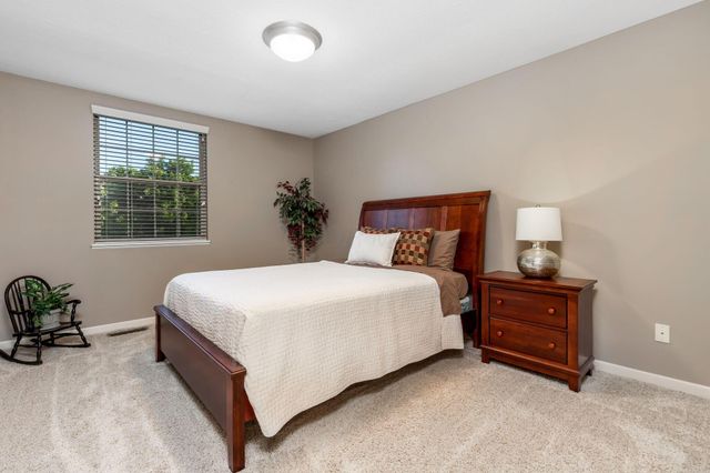 2625 Weyant Street, Lewis Center, OH 43035