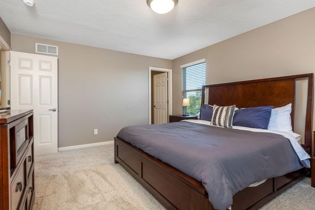 2625 Weyant Street, Lewis Center, OH 43035