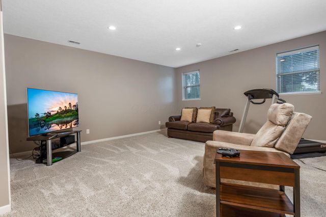 2625 Weyant Street, Lewis Center, OH 43035