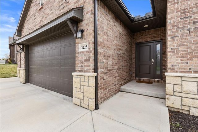 3225 N 109th Place, Kansas City, KS 66109
