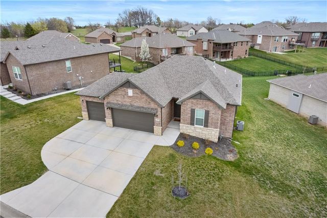 3225 N 109th Place, Kansas City, KS 66109