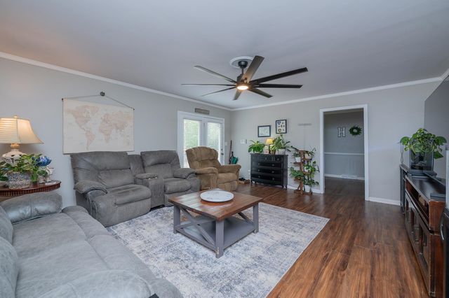 504 Cunningham Road, Taylors, SC 29687