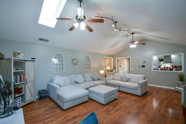 1379 Branchwood Drive, Snellville, GA 30078