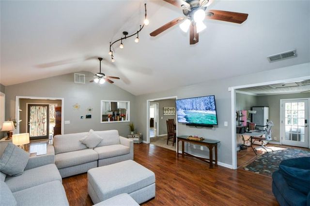 1379 Branchwood Drive, Snellville, GA 30078