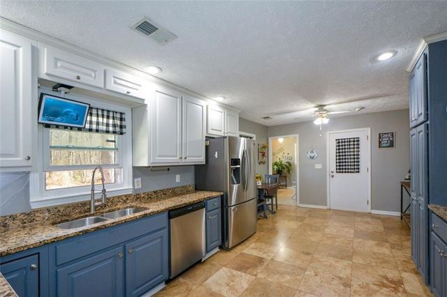 1379 Branchwood Drive, Snellville, GA 30078