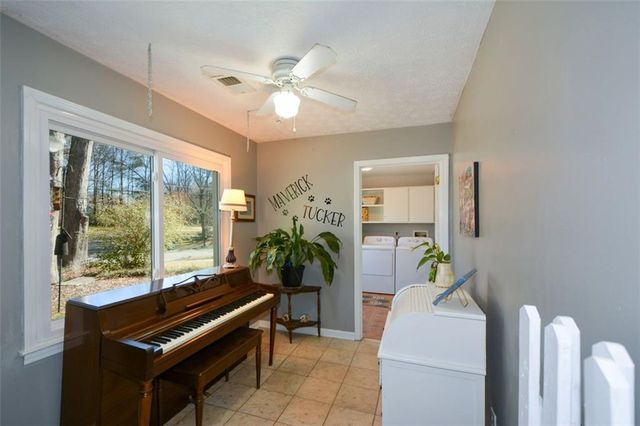 1379 Branchwood Drive, Snellville, GA 30078