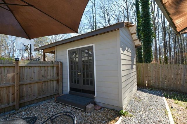 1379 Branchwood Drive, Snellville, GA 30078