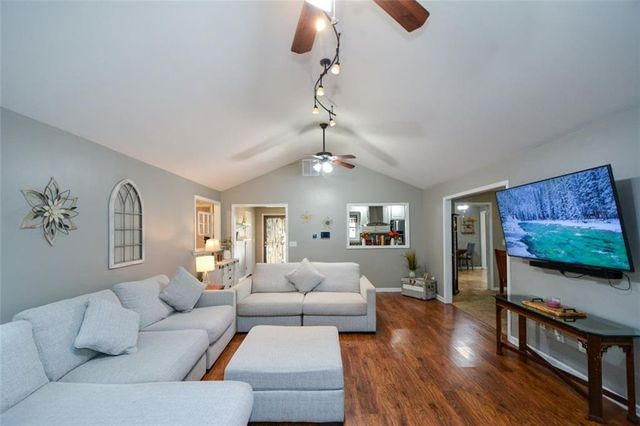 1379 Branchwood Drive, Snellville, GA 30078