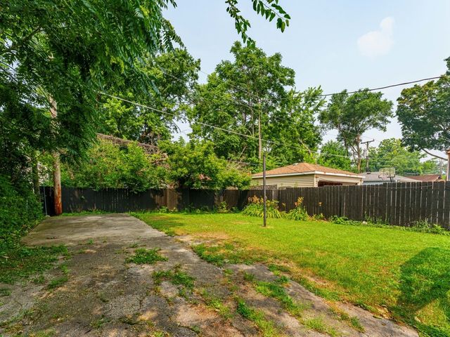 1922 S 18th Avenue, Maywood, IL 60153