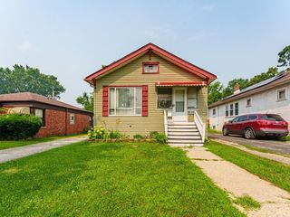 1922 S 18th Avenue, Maywood, IL 60153