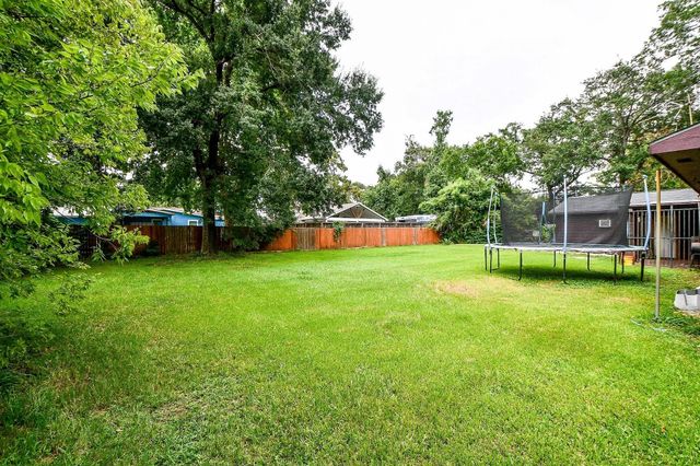 9037 Crestview Drive, Houston, TX 77078