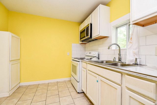 9037 Crestview Drive, Houston, TX 77078