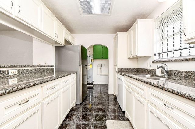 9037 Crestview Drive, Houston, TX 77078