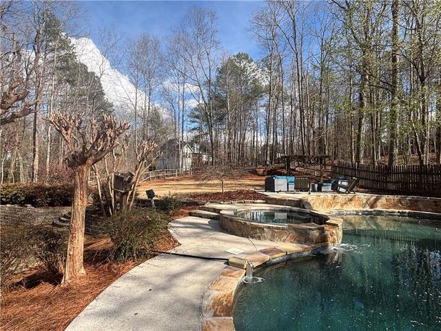 2275 Camden SW Drive, Marietta, GA 30064