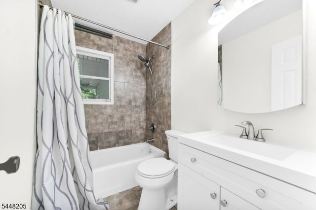 19 Apache Trl, Rockaway Twp., NJ 07866