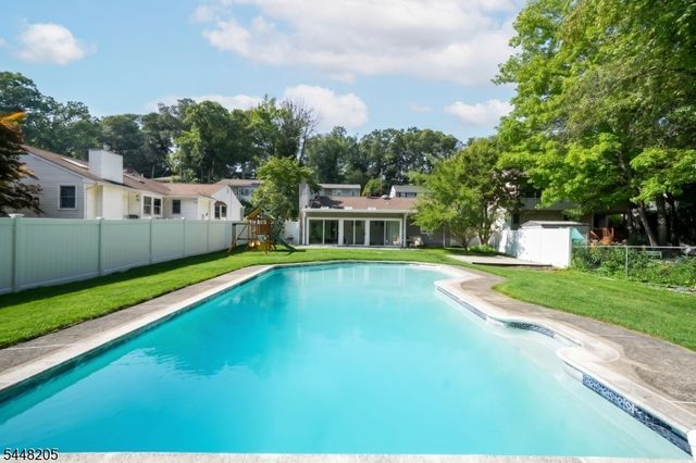 19 Apache Trl, Rockaway Twp., NJ 07866