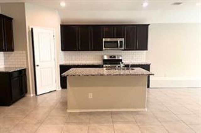 8310 Rose Petals Lane, Rosharon, TX 77583