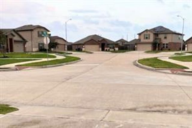 8310 Rose Petals Lane, Rosharon, TX 77583