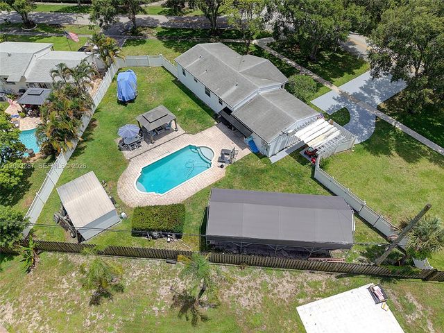 899 E Country Club Circle, Plantation, FL 33317