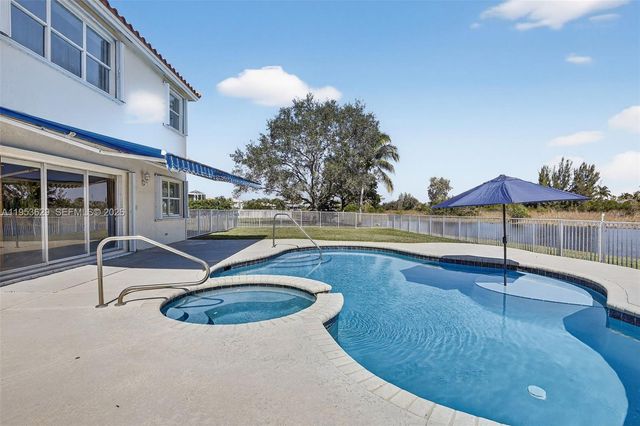 1303 NW 167th Ave, Pembroke Pines, FL 33028