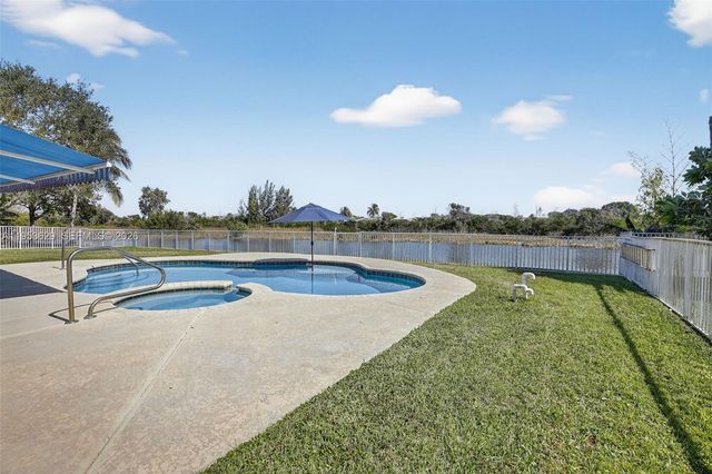 1303 NW 167th Ave, Pembroke Pines, FL 33028