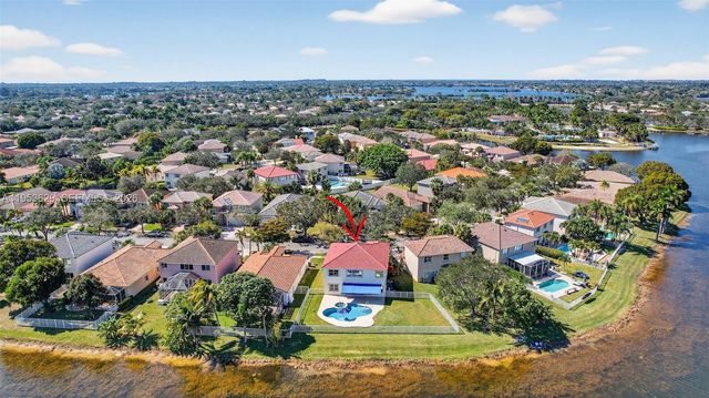 1303 NW 167th Ave, Pembroke Pines, FL 33028