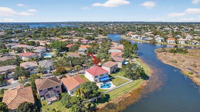 1303 NW 167th Ave, Pembroke Pines, FL 33028